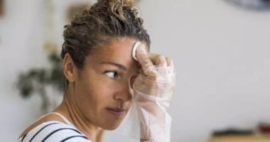 أسباب خشونة الجلد.. 7 خطوات لعلاج تضرر حاجز البشرة وقساوتها