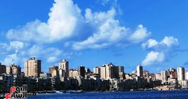 اكتشف تفاصيل طقس اليوم: ارتفاع ملحوظ في درجات الحرارة مع شبورة ونشاط رياح، والعظمى تصل إلى 33 في القاهرة! هل أنتم مستعدون لهذا التغيير؟