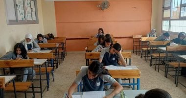 امتحانات شهر أكتوبر تشتعل غدًا في مدارس الجيزة: هل أنت مستعد للتحدي؟ 
هذا العنوان يجذب الانتباه ويحتوي على الكلمات المفتاحية المناسبة لمحركات البحث.