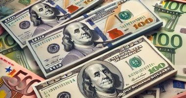 هل يتراجع سعر الدولار أمام الجنيه؟ انخفاض 5 قروش في تعاملات الأحد 26-10-2025!