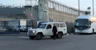 إعلام عبرى: الإفراج عن المحتجزين سيتم على 3 مراحل داخل غزة