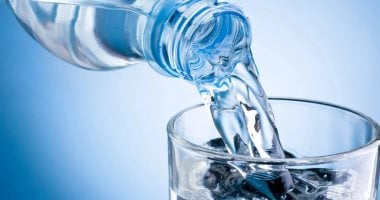 كيف تؤثر قلة شرب الماء على بشرتك؟ اكتشف الآثار المدهشة!