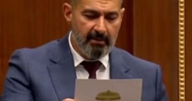 هل ياسر جلال جاهز للمشاركة في صنع القرار؟ الفنان يؤدي اليمين الدستورية كعضو في مجلس الشيوخ 2025!