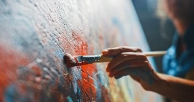 اليوم العالمي للفنان: اكتشف 5 أبراج مبدعة في الفنون، وأبرزها برج الحوت! هل أنت من بينها؟