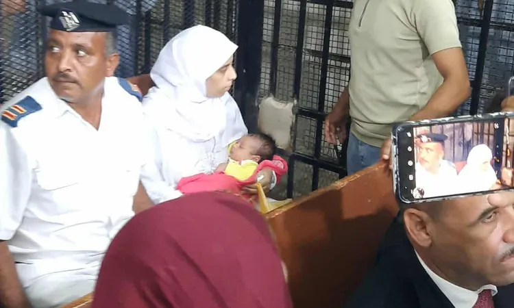 <p><strong>“إحالة أوراق المتهمة بقتل زوجها وأطفالها بالمنيا للمفتي: ما السر؟”</strong></p>