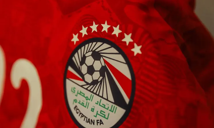 هل يحقق منتخب مصر الفوز على غينيا بيساو بالزي الأحمر؟
