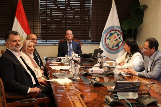 وزير المالية يكشف: هل تجاوز معدل النمو 4.4٪ حقًا؟ أداء متفوق في التصنيع والسياحة والاتصالات!