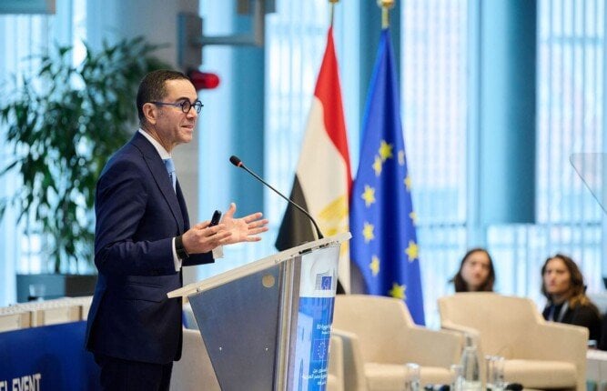 كيف تجاوزت استثمارات مصر في البنية التحتية 500 مليار دولار خلال العقد الماضي؟ اكتشف التفاصيل المثيرة!