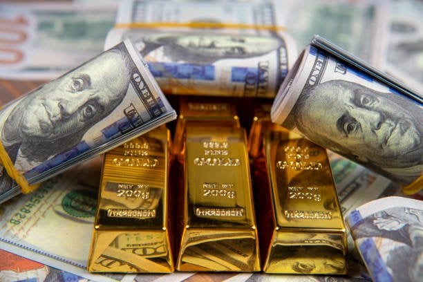 <p><strong>“هل سترتفع أسعار الذهب في مصر؟ تعرف على سعر الذهب والدولار الآن واستقرار «الأخضر» amidst صعود «الأصفر»!”</strong></p>