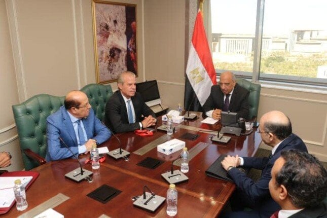 هل ستشكل الخطوات التنفيذية التي أعلنها وزير الكهرباء نقطة انطلاق لإنشاء مجمع متكامل للخامات الأرضية النادرة؟ اكتشف التفاصيل الآن!